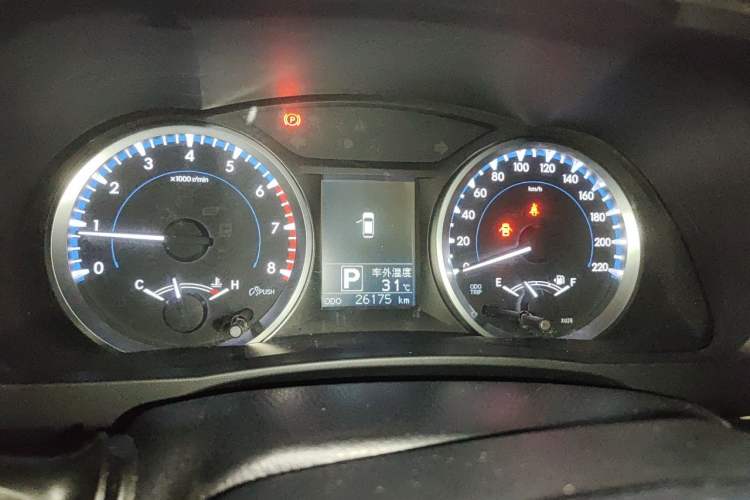 Used Toyota Highlander 2018 2.0T Four-Wheel Drive Elite Edition 7 Seats China VI Standard Instrument Cluster