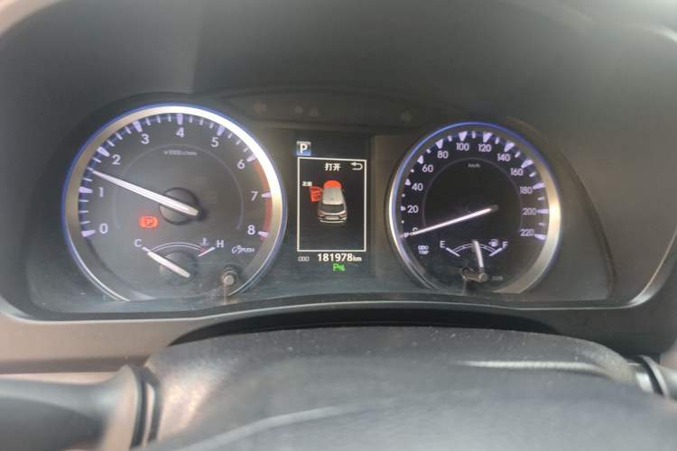 Used Toyota Highlander 2018 2.0T Four-Wheel Drive Luxury Version 7 Seats China VI Standard Instrument Cluster