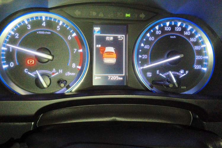 Used Toyota Highlander 2018 2.0T Four-Wheel Drive Prestige Version 7 Seats China V Emission Standard Instrument Cluster