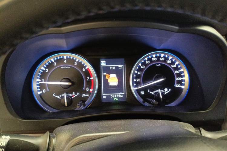 Used Toyota Highlander 2018 2.0T Four-Wheel Drive Luxury Version 7 Seats China VI Standard Instrument Cluster