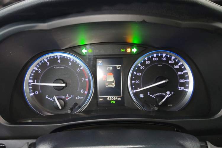 Used Toyota Highlander 2018 2.0T Four-Wheel Drive Luxury Edition 7 Seats China V Emission Standard Instrument Cluster