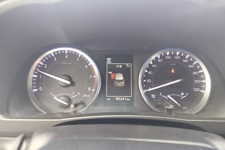 Used Toyota Highlander 2018 2.0T Four-Wheel Drive Luxury Edition 7 Seats China V Emission Standard Instrument Cluster