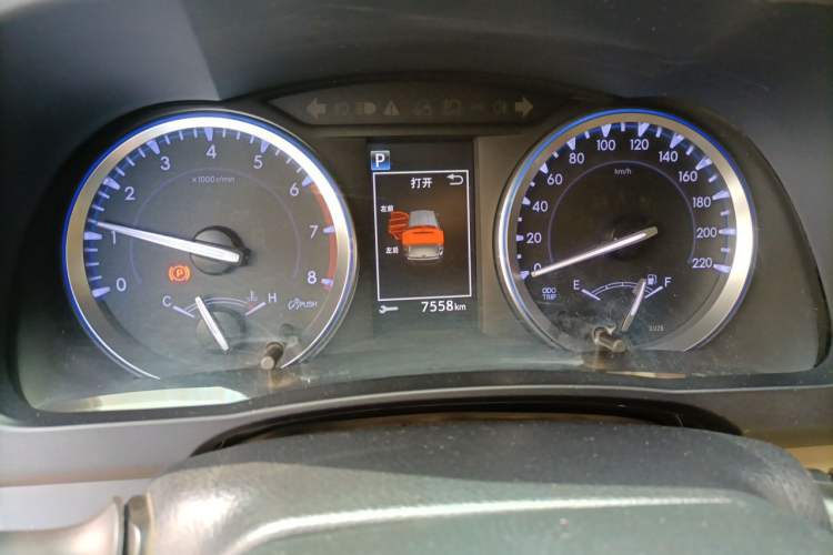 Used Toyota Highlander 2018 2.0T Four-Wheel Drive Prestige Version 7 Seats China V Emission Standard Instrument Cluster