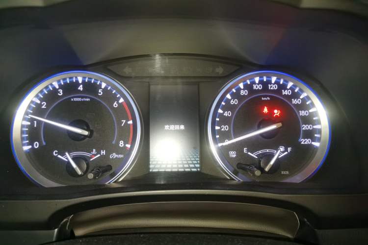 Used Toyota Highlander 2018 2.0T Four-Wheel Drive Luxury Edition 7 Seats China V Emission Standard Instrument Cluster