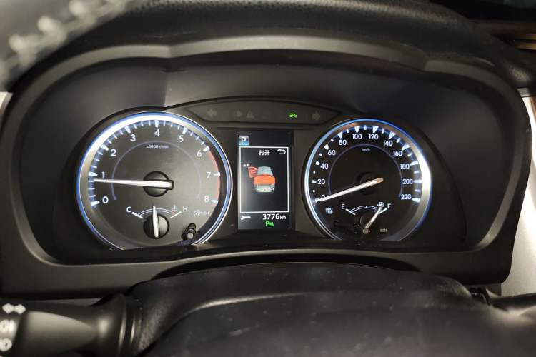Used Toyota Highlander 2018 2.0T Four-Wheel Drive Knight Edition 7 Seats China VI Standard Instrument Cluster