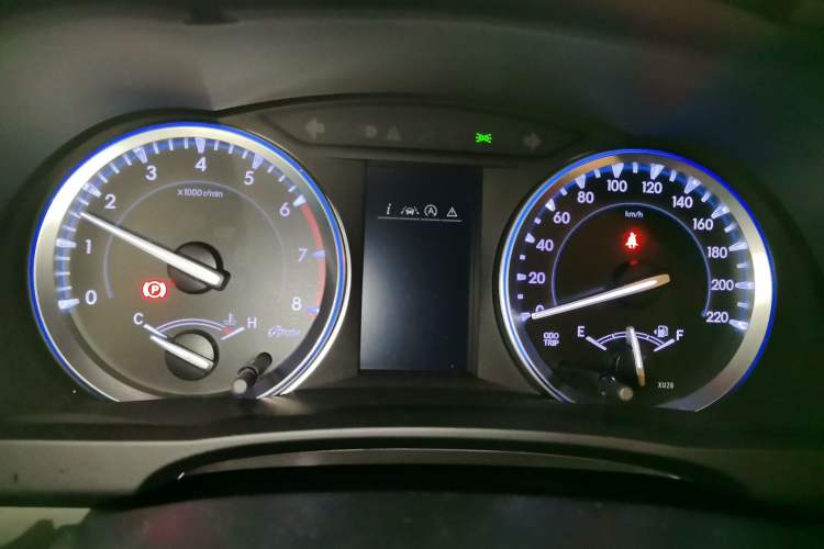 Used Toyota Highlander 2018 2.0T Four-Wheel Drive Luxury Version 7 Seats China VI Standard Instrument Cluster