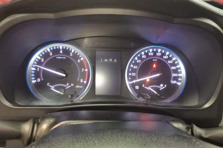 Used Toyota Highlander 2018 2.0T Four-Wheel Drive Luxury Edition 7 Seats China V Emission Standard Instrument Cluster