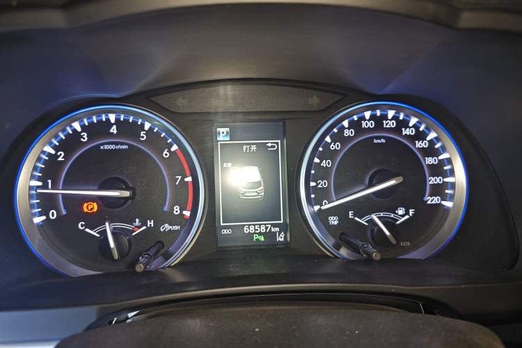 Used Toyota Highlander 2018 2.0T Four-Wheel Drive Prestige Version 7 Seats China V Emission Standard Instrument Cluster