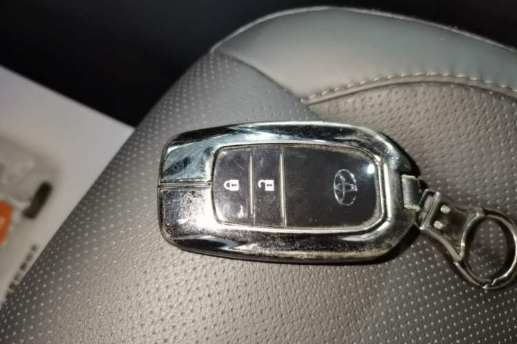 Used Toyota Highlander 2018 2.0T Four-Wheel Drive Luxury Version 7 Seats China VI Standard Interior 1