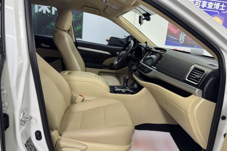 Used Toyota Highlander 2018 2.0T Four-Wheel Drive Elite Edition 7 Seats China VI Standard Interior 10