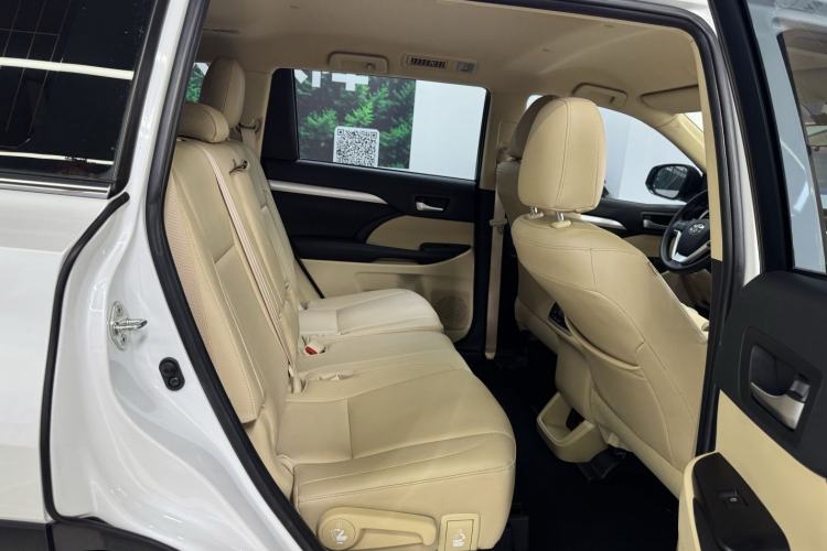 Used Toyota Highlander 2018 2.0T Four-Wheel Drive Elite Edition 7 Seats China VI Standard Interior 11