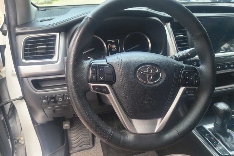 Used Toyota Highlander 2018 2.0T Four-Wheel Drive Luxury Version 7 Seats China VI Standard Interior 2