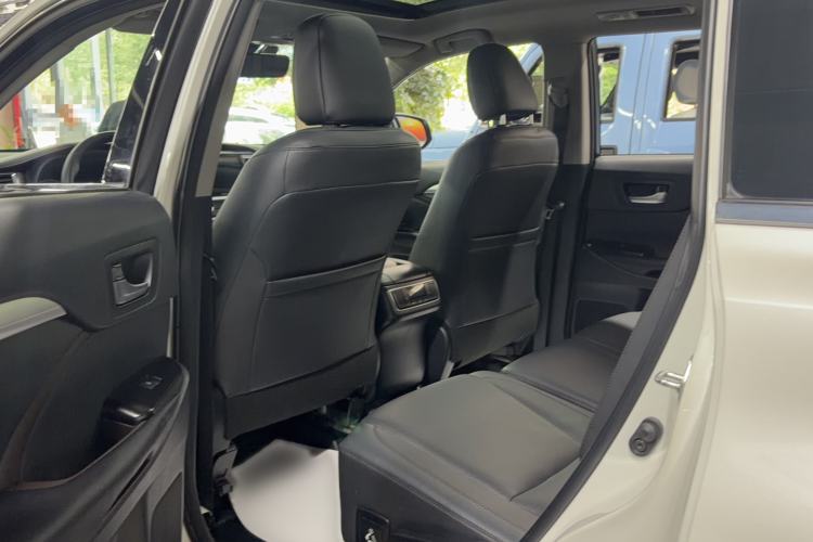 Used Toyota Highlander 2018 2.0T Four-Wheel Drive Luxury Edition 7 Seats China V Emission Standard Interior 2