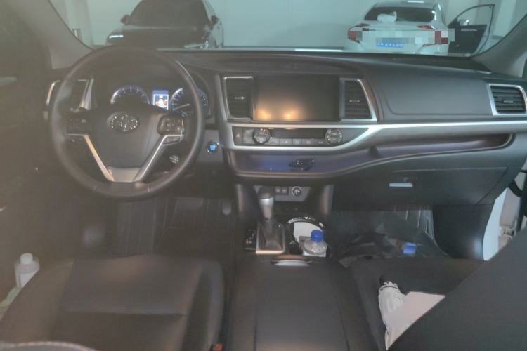 Used Toyota Highlander 2018 2.0T Four-Wheel Drive Supreme Edition 7-Seater China VI Interior 2