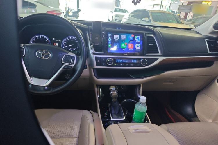 Used Toyota Highlander 2018 2.0T Four-Wheel Drive Luxury Version 7 Seats China VI Standard Interior 2