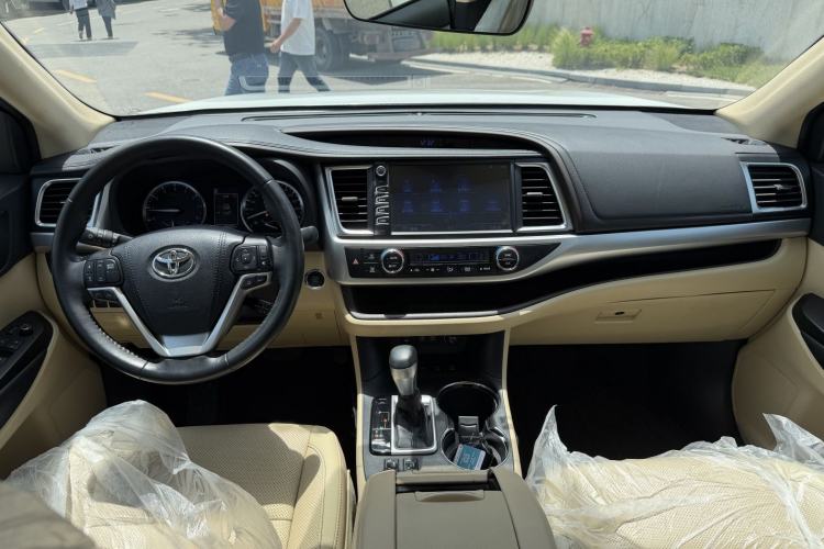 Used Toyota Highlander 2018 2.0T Four-Wheel Drive Luxury Version 7 Seats China VI Standard Interior 2