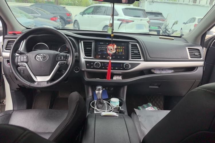 Used Toyota Highlander 2018 2.0T Four-Wheel Drive Prestige Version 7 Seats China V Emission Standard Interior 2