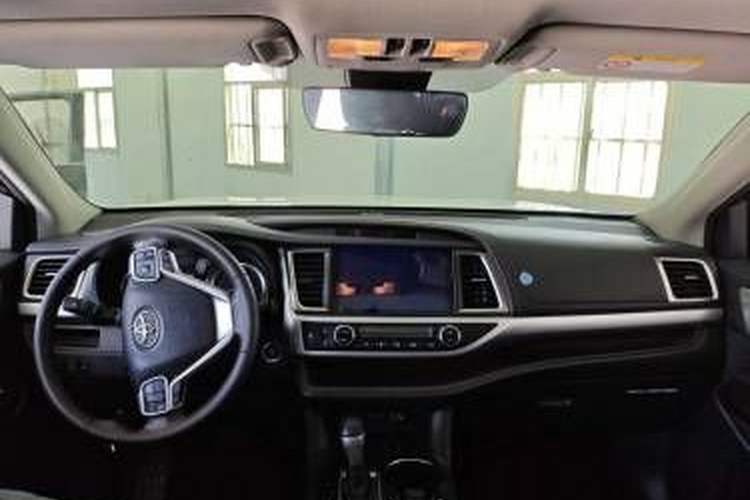 Used Toyota Highlander 2018 2.0T Four-Wheel Drive Prestige Version 7 Seats China V Emission Standard Interior 3