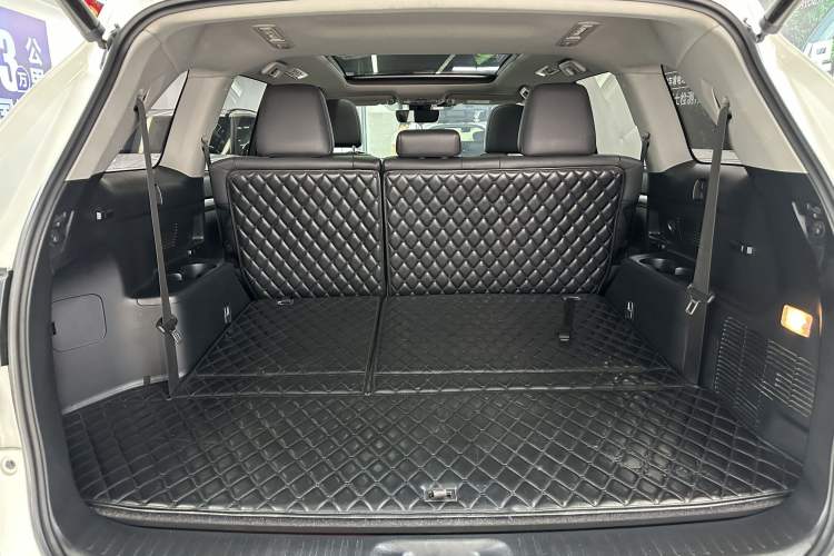 Used Toyota Highlander 2018 2.0T Four-Wheel Drive Prestige Version 7 Seats China V Emission Standard Interior 5
