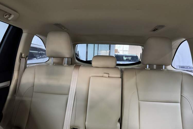 Used Toyota Highlander 2018 2.0T Four-Wheel Drive Elite Edition 7 Seats China VI Standard Interior 5