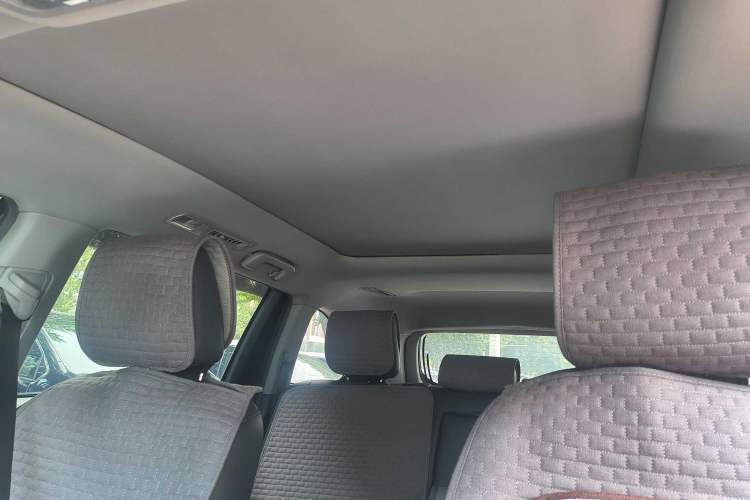 Used Toyota Highlander 2018 2.0T Four-Wheel Drive Luxury Version 7 Seats China VI Standard Interior 6