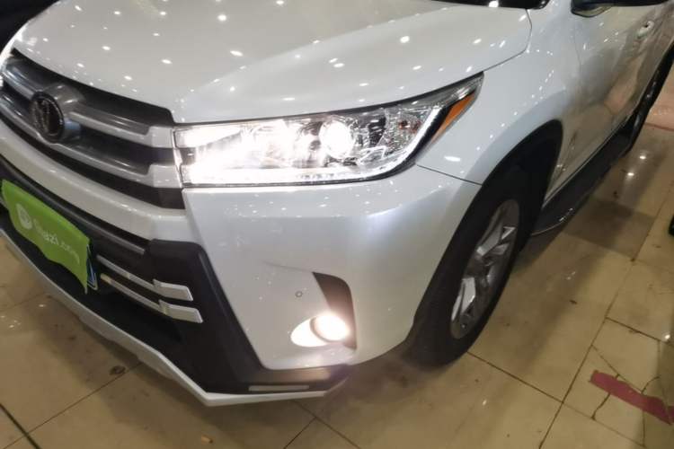 Used Toyota Highlander 2018 2.0T Four-Wheel Drive Luxury Version 7 Seats China VI Standard Left Front Headlight