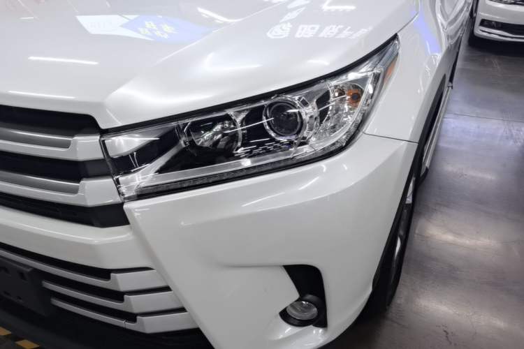 Used Toyota Highlander 2018 2.0T Four-Wheel Drive Luxury Version 7 Seats China VI Standard Left Front Headlight