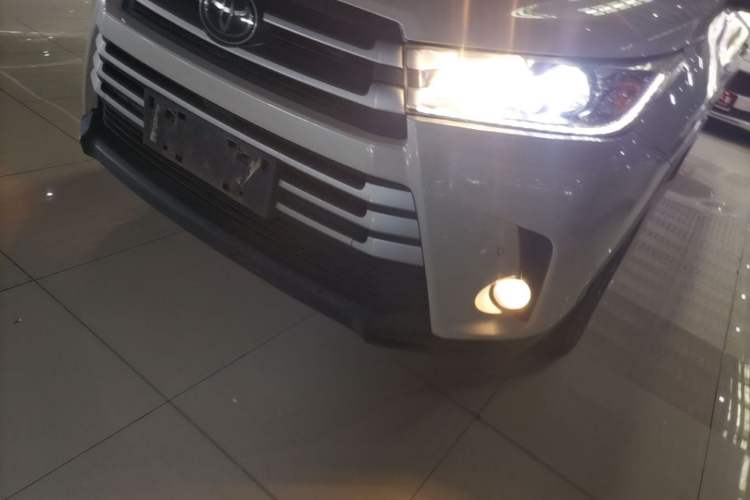 Used Toyota Highlander 2018 2.0T Four-Wheel Drive Luxury Version 7 Seats China VI Standard Left Front Headlight