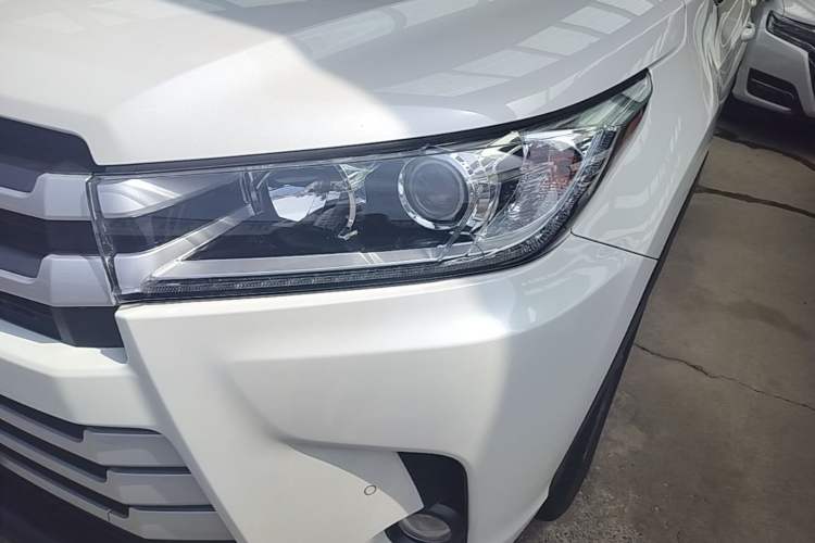 Used Toyota Highlander 2018 2.0T Four-Wheel Drive Luxury Edition 7 Seats China V Emission Standard Left Front Headlight