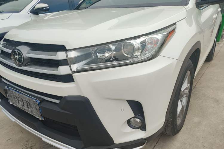Used Toyota Highlander 2018 2.0T Four-Wheel Drive Luxury Edition 7 Seats China V Emission Standard Left Front Headlight