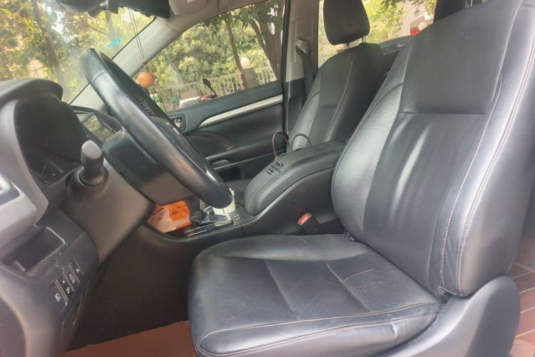 Used Toyota Highlander 2018 2.0T Four-Wheel Drive Luxury Edition 7 Seats China V Emission Standard Left Front Seat