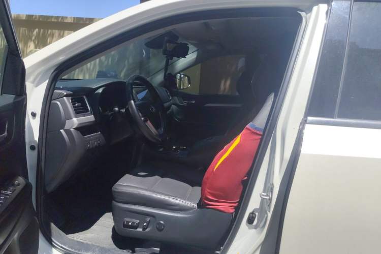 Used Toyota Highlander 2018 2.0T Four-Wheel Drive Luxury Edition 7 Seats China V Emission Standard Left Front Seat