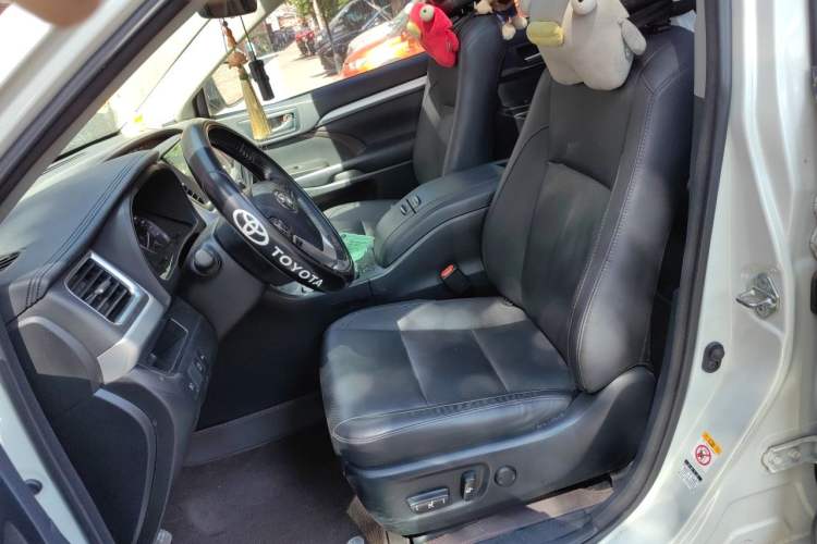 Used Toyota Highlander 2018 2.0T Four-Wheel Drive Luxury Edition 7 Seats China V Emission Standard Left Front Seat