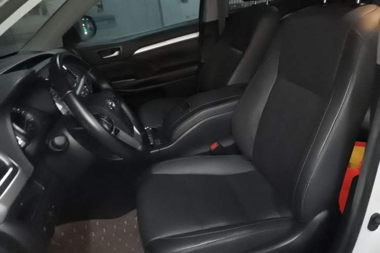 Used Toyota Highlander 2018 2.0T Four-Wheel Drive Prestige Version 7 Seats China V Emission Standard Left Front Seat