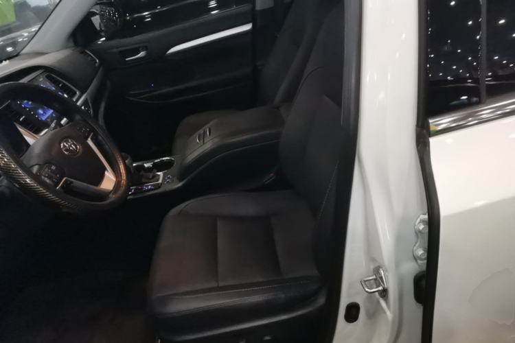 Used Toyota Highlander 2018 2.0T Four-Wheel Drive Luxury Version 7 Seats China VI Standard Left Front Seat