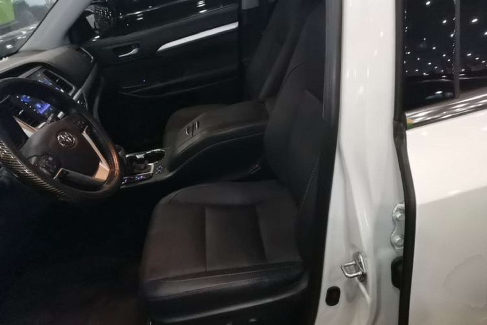 Used Toyota Highlander 2018 2.0T Four-Wheel Drive Luxury Version 7 Seats China VI Standard Left Front Seat