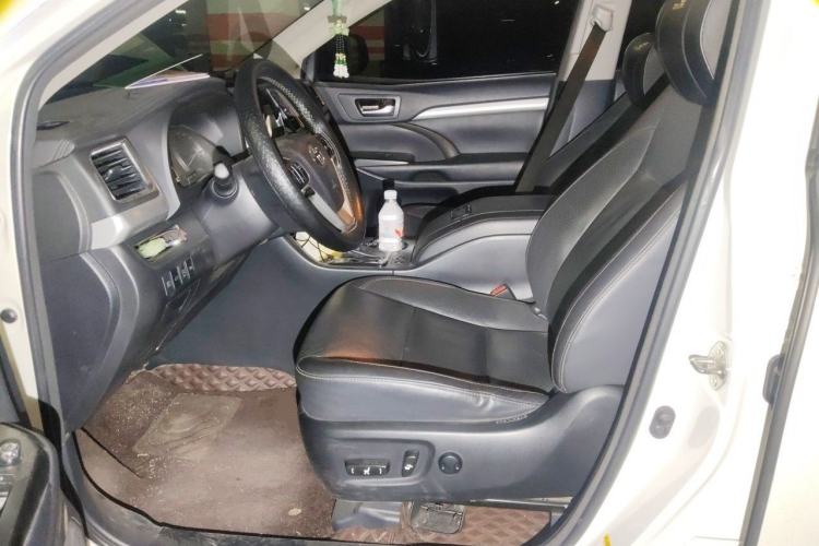 Used Toyota Highlander 2018 2.0T Four-Wheel Drive Prestige Version 7 Seats China V Emission Standard Left Front Seat