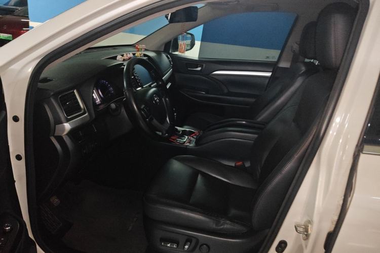 Used Toyota Highlander 2018 2.0T Four-Wheel Drive Luxury Edition 7 Seats China V Emission Standard Left Front Seat