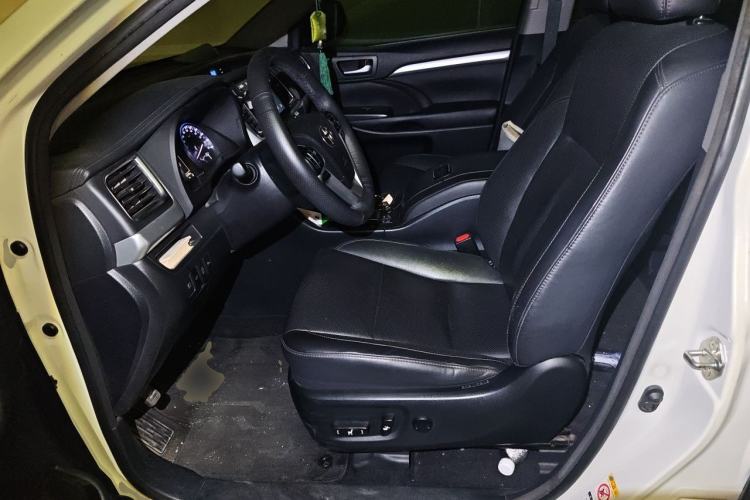 Used Toyota Highlander 2018 2.0T Four-Wheel Drive Prestige Version 7 Seats China V Emission Standard Left Front Seat