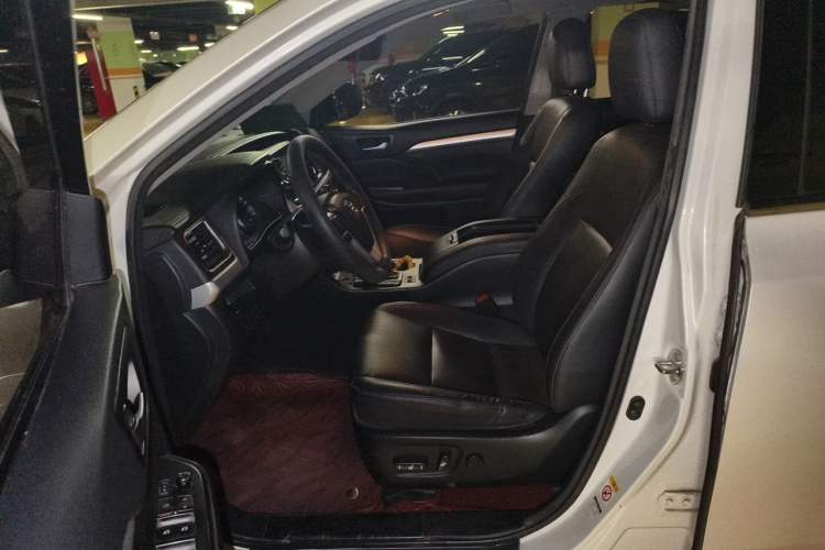 Used Toyota Highlander 2018 2.0T Four-Wheel Drive Luxury Version 7 Seats China VI Standard Left Front Seat