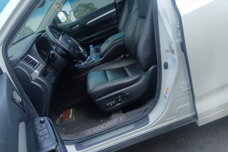 Used Toyota Highlander 2018 2.0T Four-Wheel Drive Luxury Version 7 Seats China VI Standard Left Front Seat