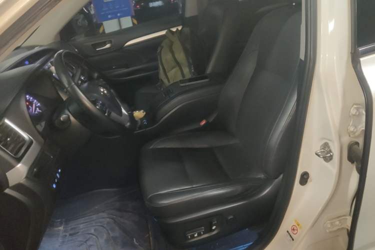 Used Toyota Highlander 2018 2.0T Four-Wheel Drive Prestige Version 7 Seats China VI Standard Left Front Seat