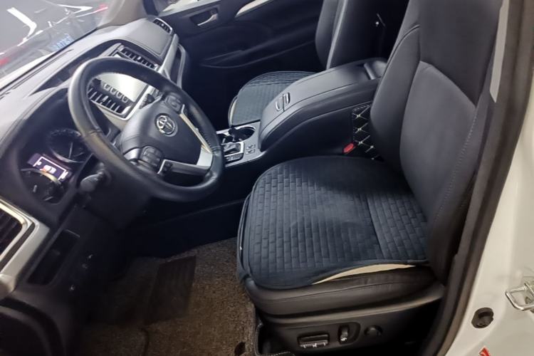 Used Toyota Highlander 2018 2.0T Four-Wheel Drive Luxury Version 7 Seats China VI Standard Left Front Seat