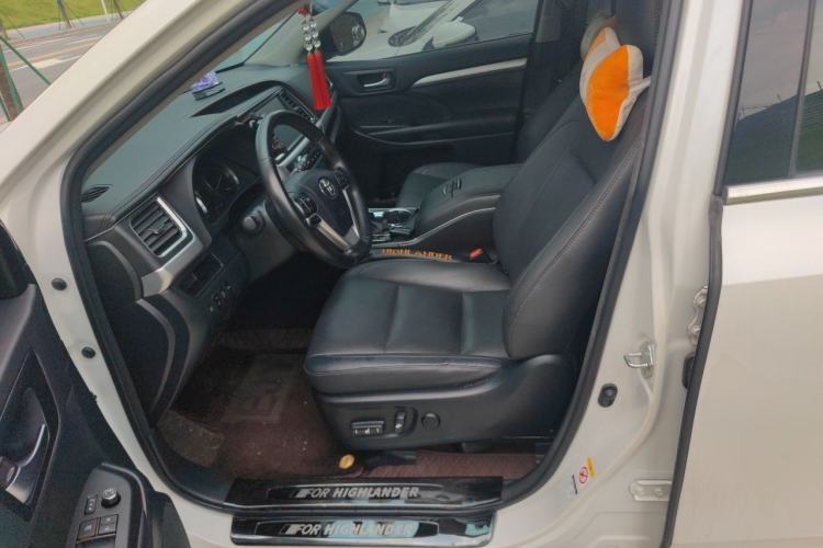 Used Toyota Highlander 2018 2.0T Two-Wheel-Drive Luxury Edition 7 Seats Emission Standard China V Left Front Seat
