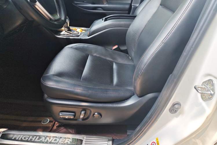 Used Toyota Highlander 2018 2.0T Four-Wheel Drive Luxury Version 7 Seats China VI Standard Left Front Seat