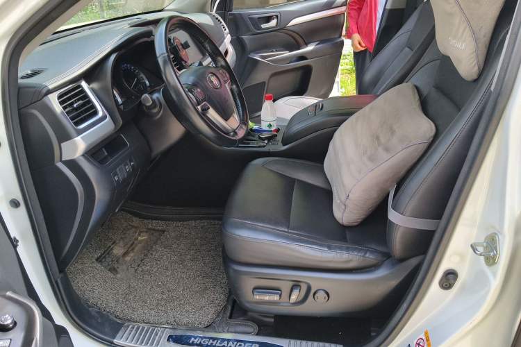 Used Toyota Highlander 2018 2.0T Four-Wheel Drive Luxury Edition 7 Seats China V Emission Standard Left Front Seat