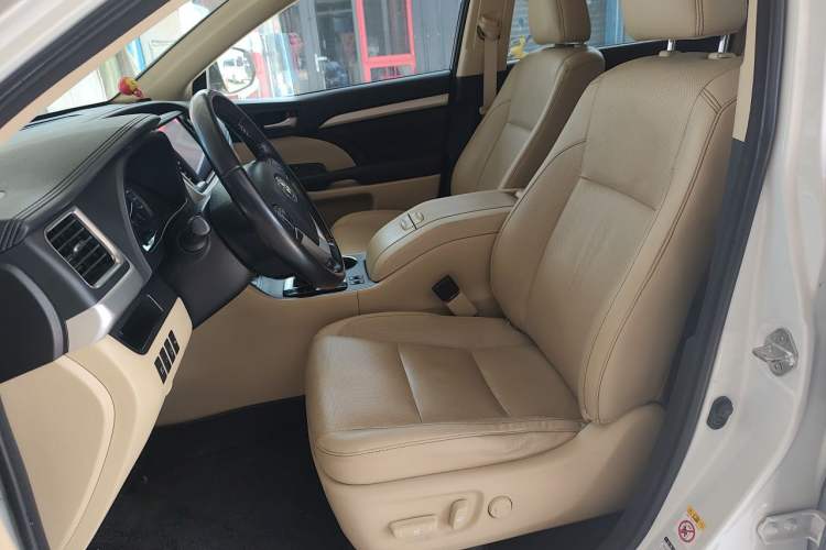Used Toyota Highlander 2018 2.0T Four-Wheel Drive Prestige Version 7 Seats China VI Standard Left Front Seat