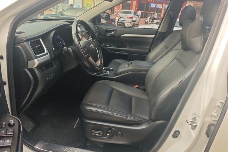 Used Toyota Highlander 2018 2.0T Four-Wheel Drive Luxury Edition 7 Seats China V Emission Standard Left Front Seat