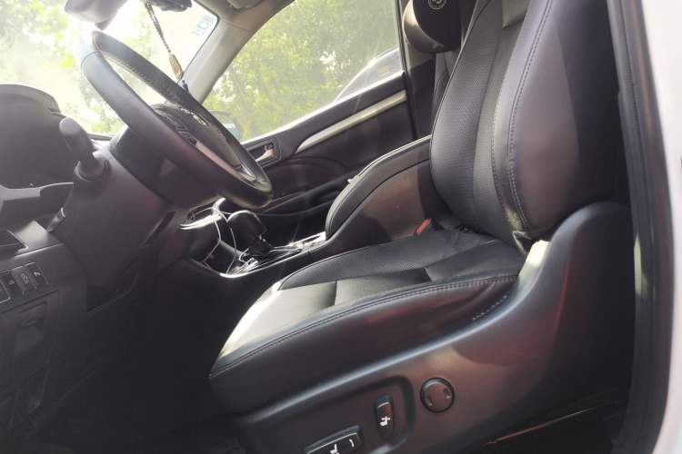 Used Toyota Highlander 2018 2.0T Four-Wheel Drive Luxury Version 7 Seats China VI Standard Left Front Seat