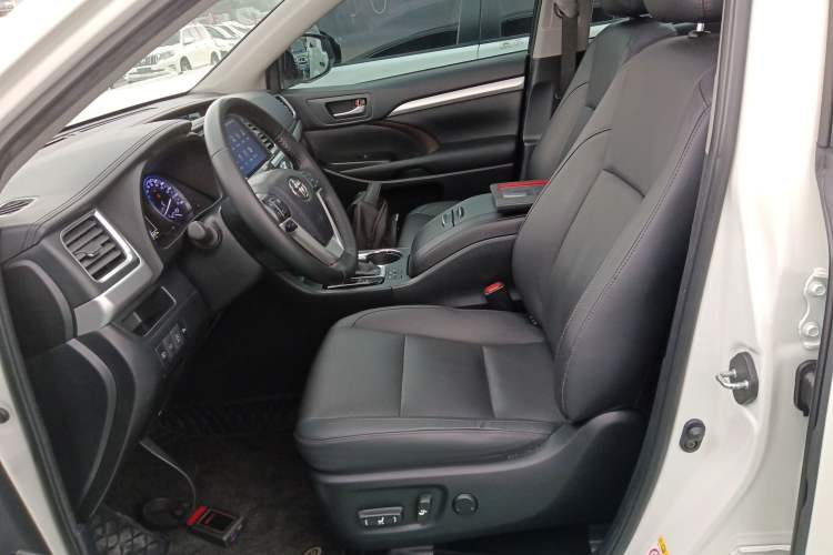 Used Toyota Highlander 2018 2.0T Four-Wheel Drive Prestige Version 7 Seats China VI Standard Left Front Seat